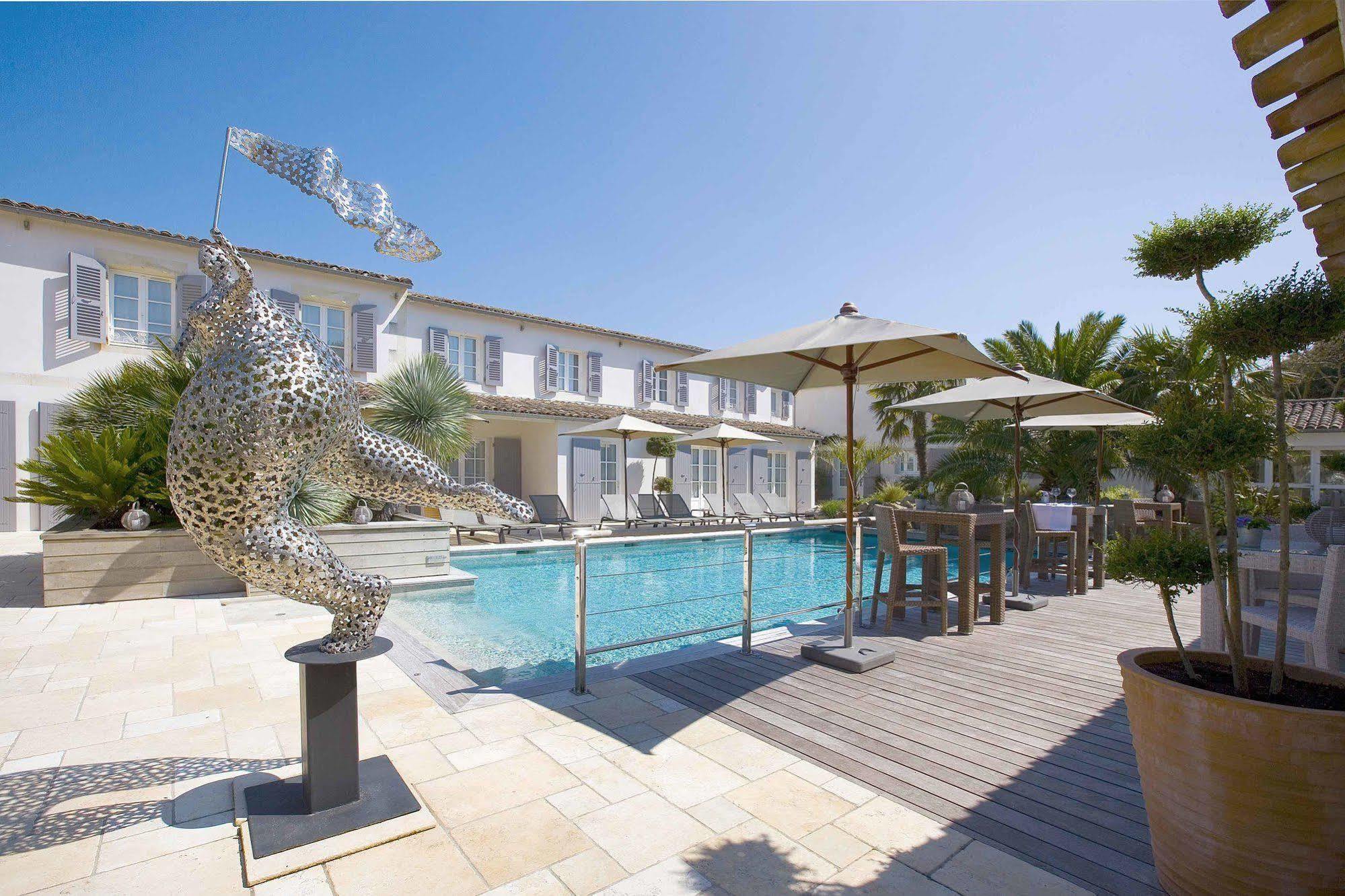 Le Clos Saint-Martin Hotel & Spa Exterior photo