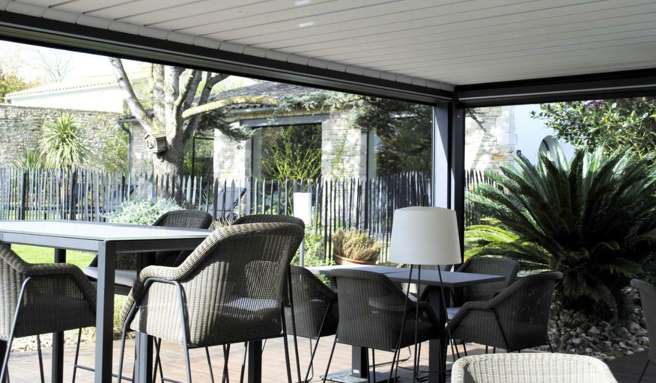Le Clos Saint-Martin Hotel & Spa Exterior photo