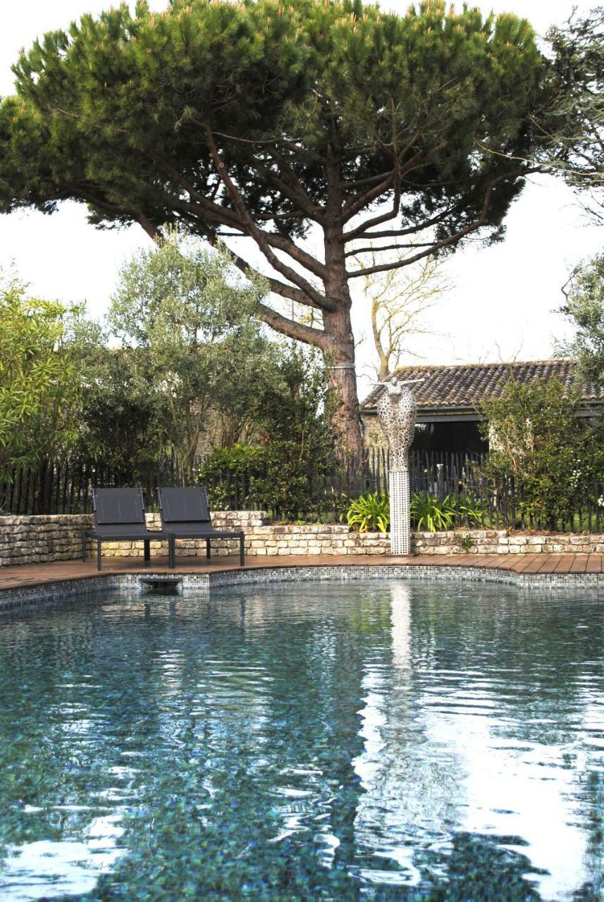 Le Clos Saint-Martin Hotel & Spa Exterior photo